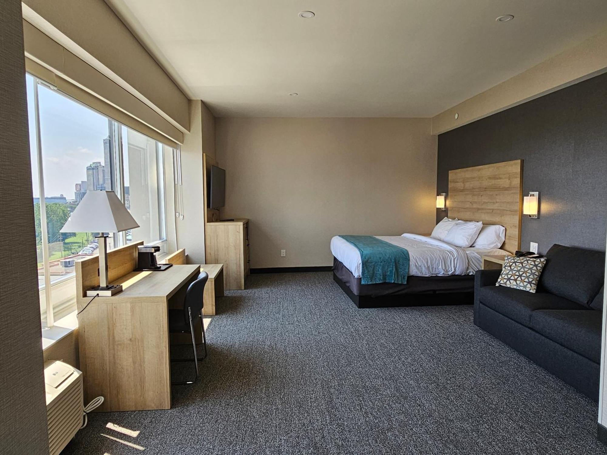Vittoria & Hotel Niagara Falls
