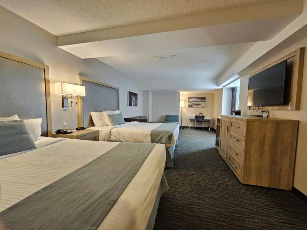 Vittoria & Hotel Niagara Falls